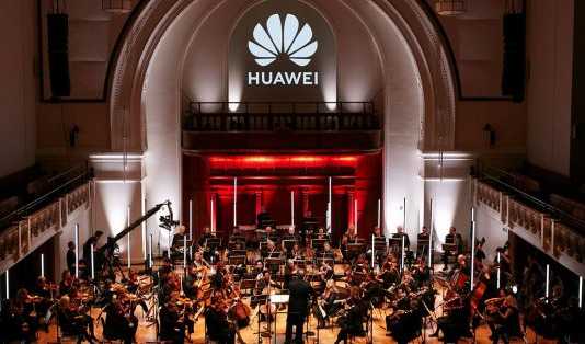 On the Symphony of AI and Humans in the Work Context