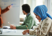 What Does High Immigration Mean for the Government’s Popularity? What Data on Voting Habits Tells Us immigrant worker