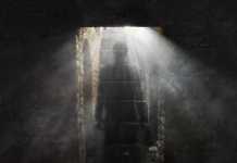 Are Ghosts Real? A Social Psychologist Examines the Evidence iStock-1327271183