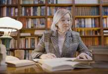 The Seven Best Books of 2023 Reviewed by Our Experts iStock-1497213768